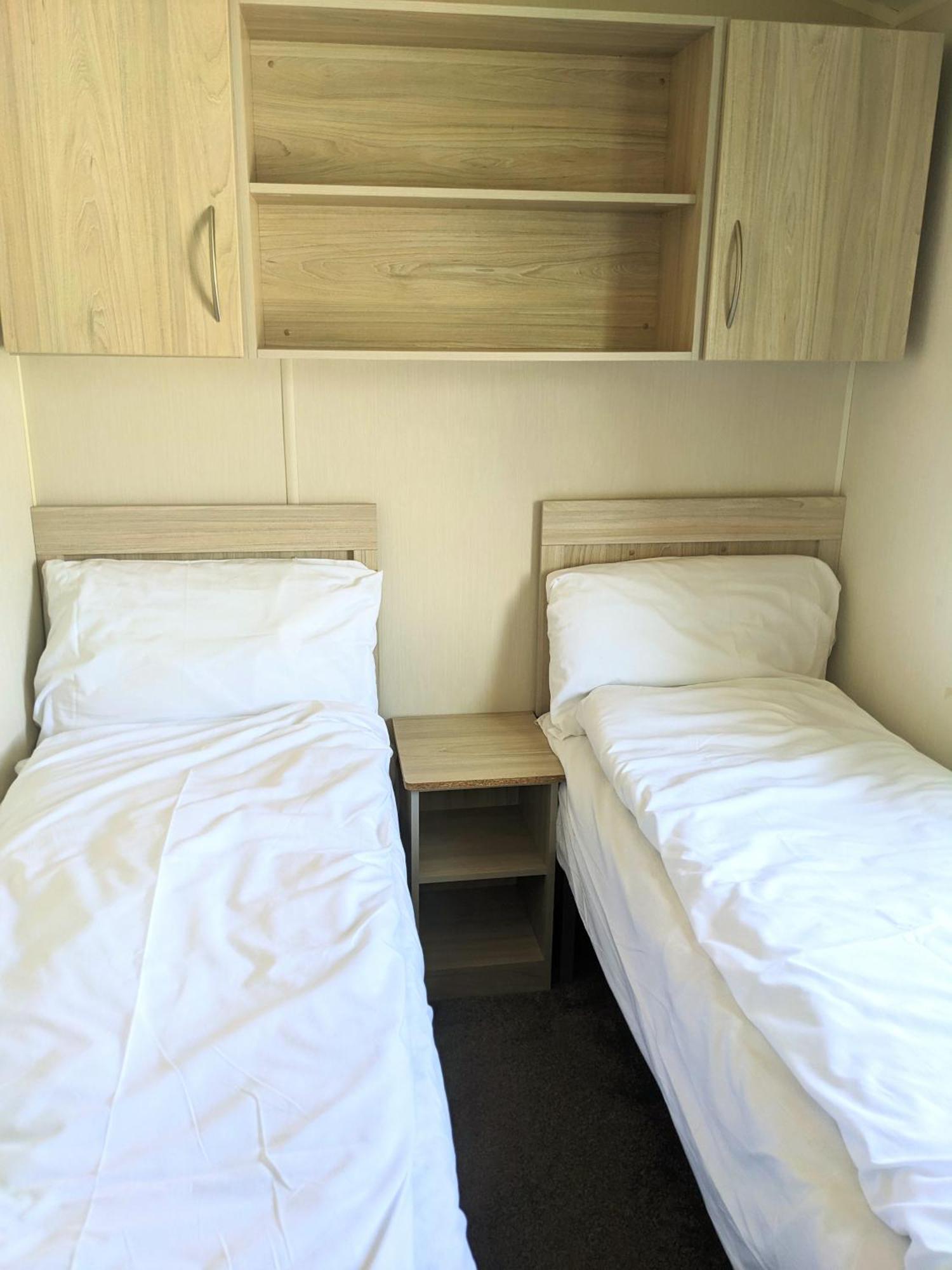 Large 4 Person Couples And Family Caravan In Newquay Bay Resort Buitenkant foto