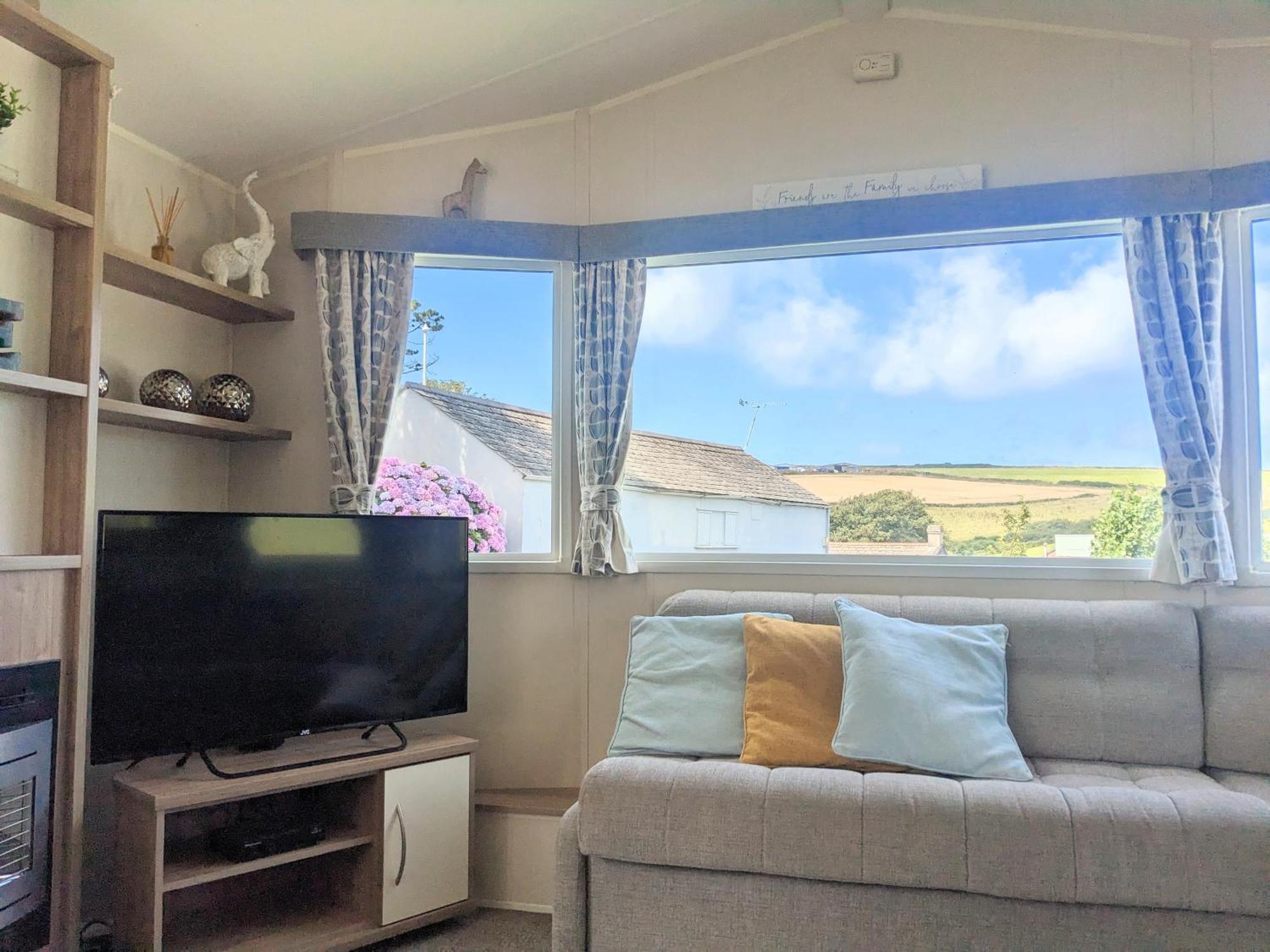 Large 4 Person Couples And Family Caravan In Newquay Bay Resort Buitenkant foto